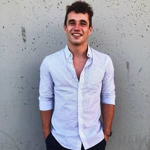 Meet your Posher, Stephen